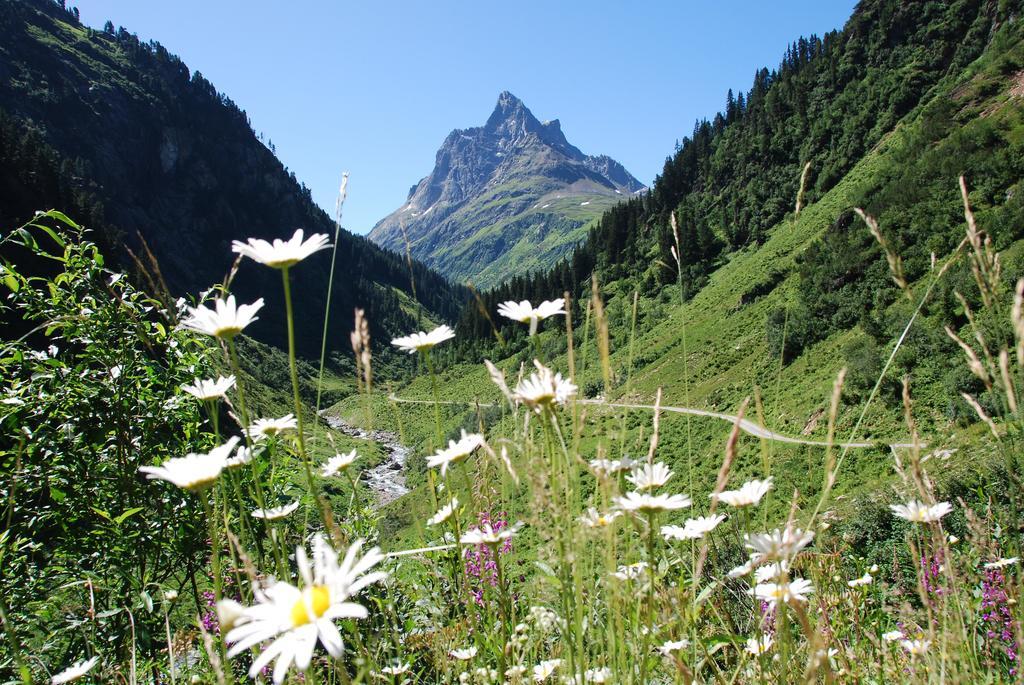 Apartamento Haus Aperies Pettneu am Arlberg Exterior foto