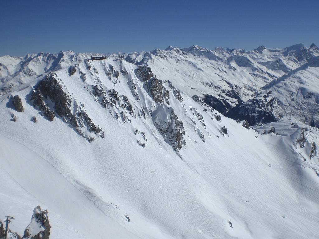 Apartamento Haus Aperies Pettneu am Arlberg Exterior foto