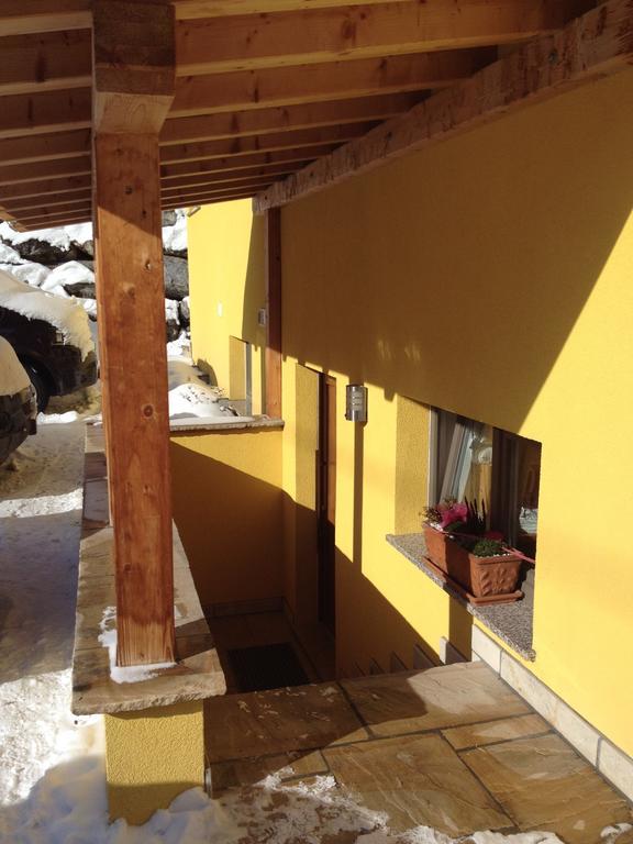 Apartamento Haus Aperies Pettneu am Arlberg Exterior foto