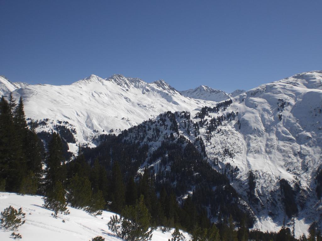 Apartamento Haus Aperies Pettneu am Arlberg Exterior foto