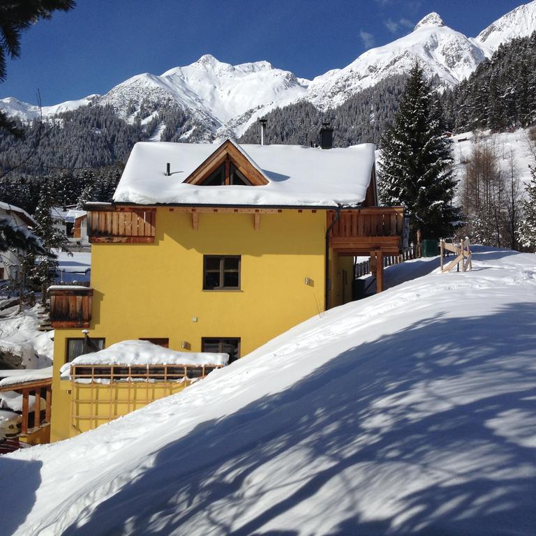 Apartamento Haus Aperies Pettneu am Arlberg Exterior foto